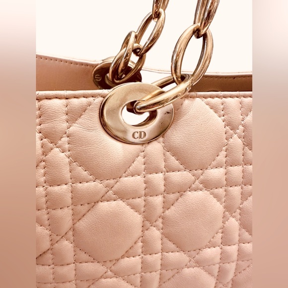 34 Christian Dior CD Lady Dior Tote Matte Peach Fuzz - Picture 8 of 16